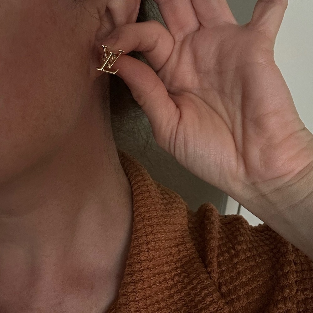 Louis Vuitton Earrings - Picture 5 of 6